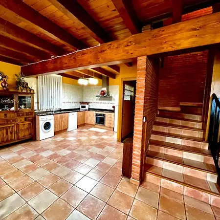 Spacious House In With Terrace And Bbq *